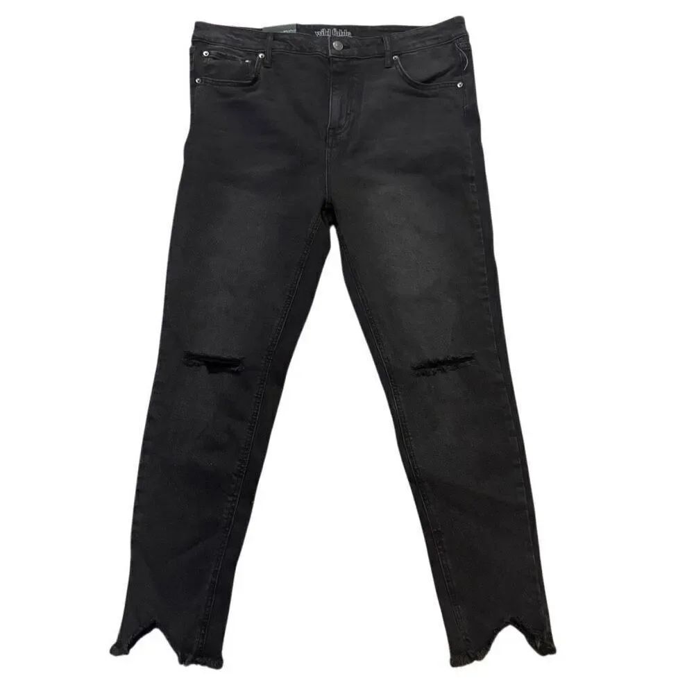 Wild fable high rise black distressed skinny jeans size 16